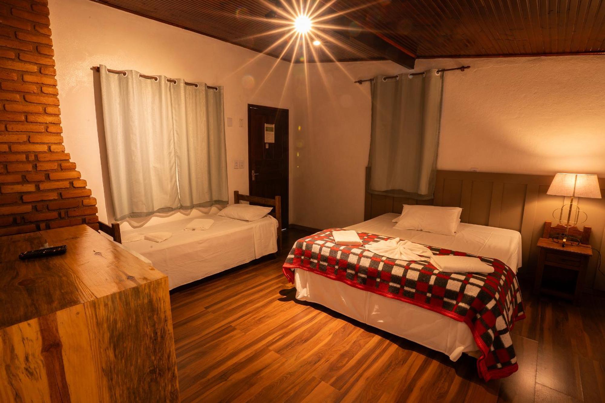 Conceição da Ibitipoca Hotel Alpha Ville Chales מראה חיצוני תמונה