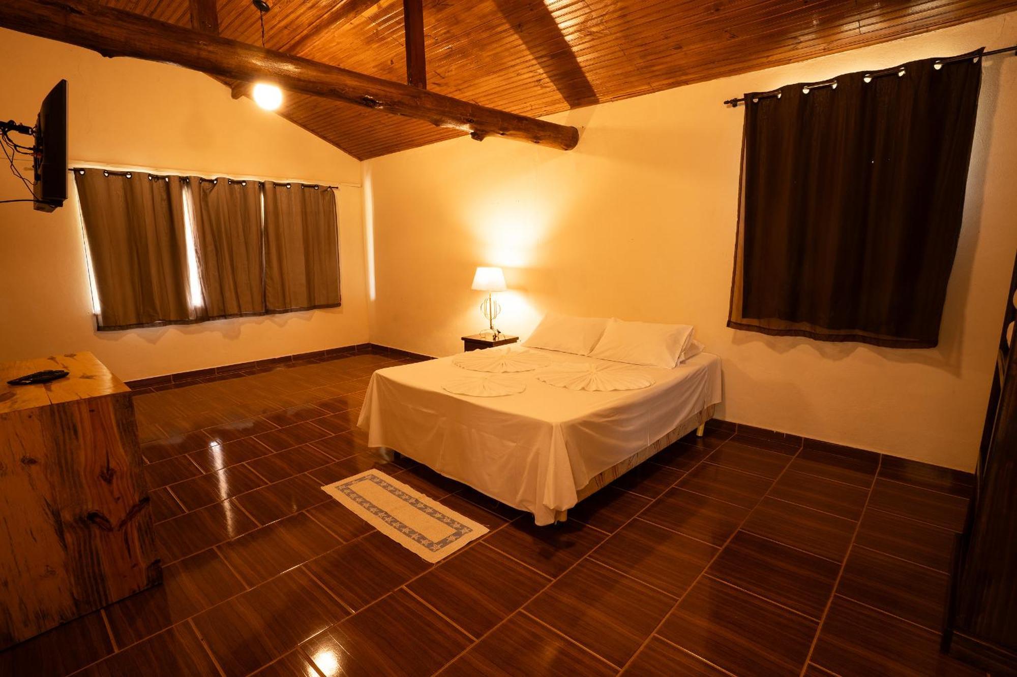 Conceição da Ibitipoca Hotel Alpha Ville Chales מראה חיצוני תמונה
